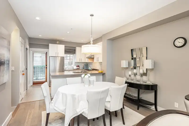 956 W 43RD AVENUE - photo 4 of 33