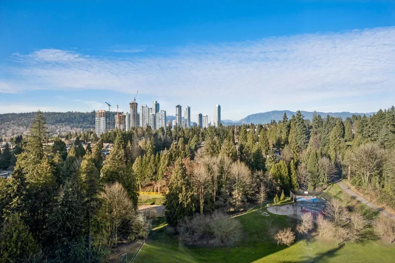 1902 555 AUSTIN AVENUE - photo 2 of 25