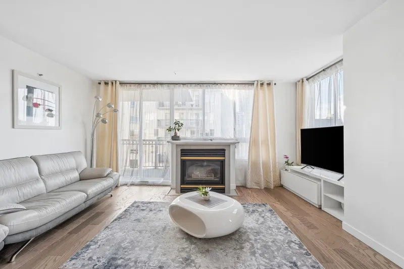 1902 555 AUSTIN AVENUE - photo 3 of 25