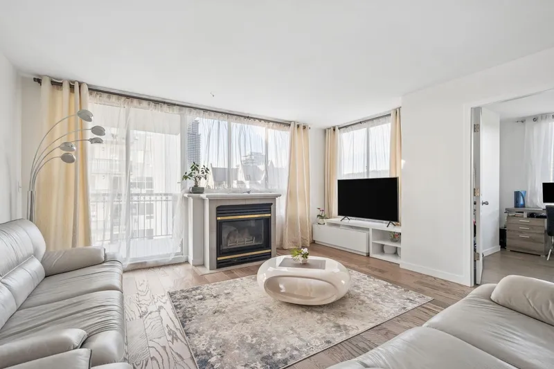 1902 555 AUSTIN AVENUE - photo 4 of 25