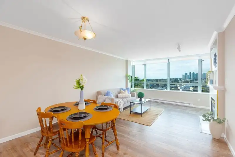 1402 6622 SOUTHOAKS CRESCENT - photo 3 of 35