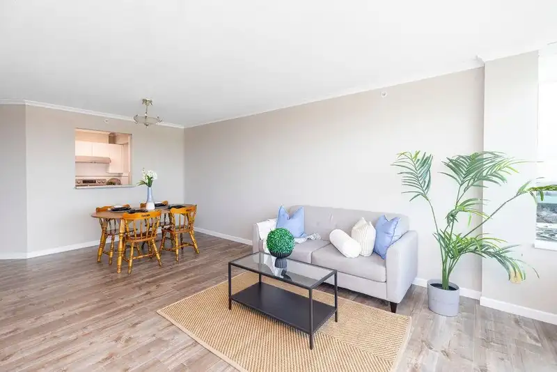 1402 6622 SOUTHOAKS CRESCENT - photo 4 of 35