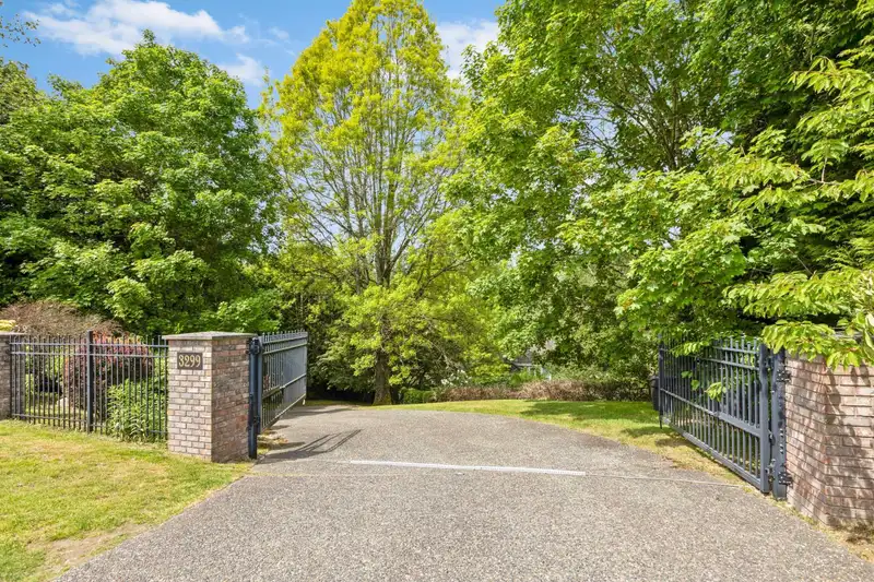 3299 137A STREET - photo 1 of 40