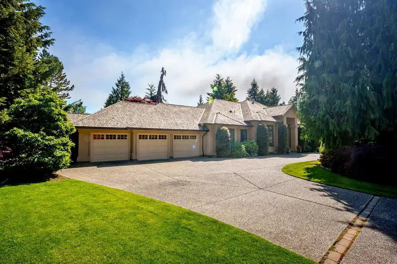 12166 57 AVENUE - photo 3 of 40
