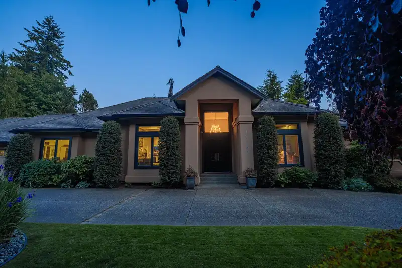 12166 57 AVENUE - photo 4 of 40