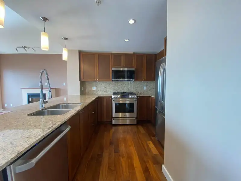 2503 280 ROSS DRIVE - photo 3 of 20