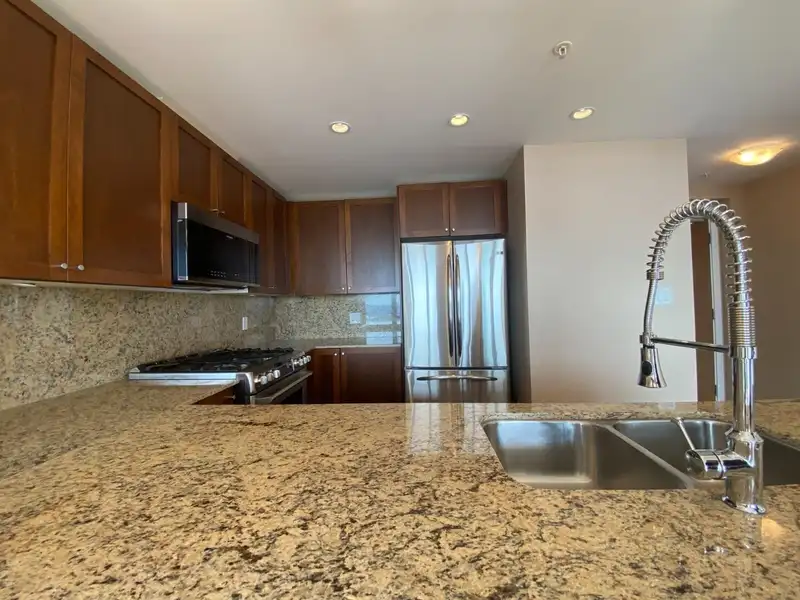 2503 280 ROSS DRIVE - photo 4 of 20