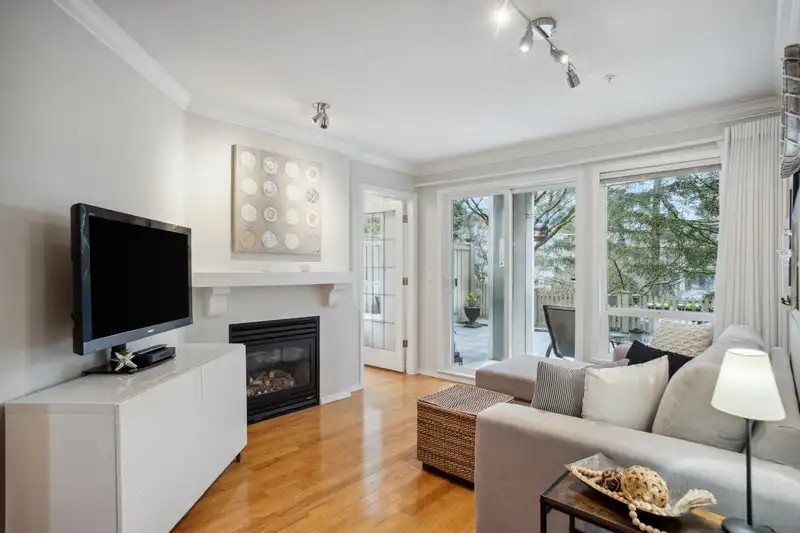 106 1150 E 29TH STREET - photo 3 of 26