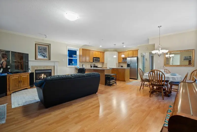 12300 BUCHANAN STREET - photo 2 of 25