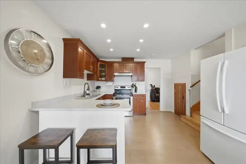 7694 BULLER AVENUE - photo 4 of 38