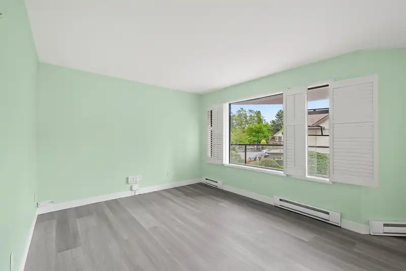 201 13876 102 AVENUE - photo 3 of 40