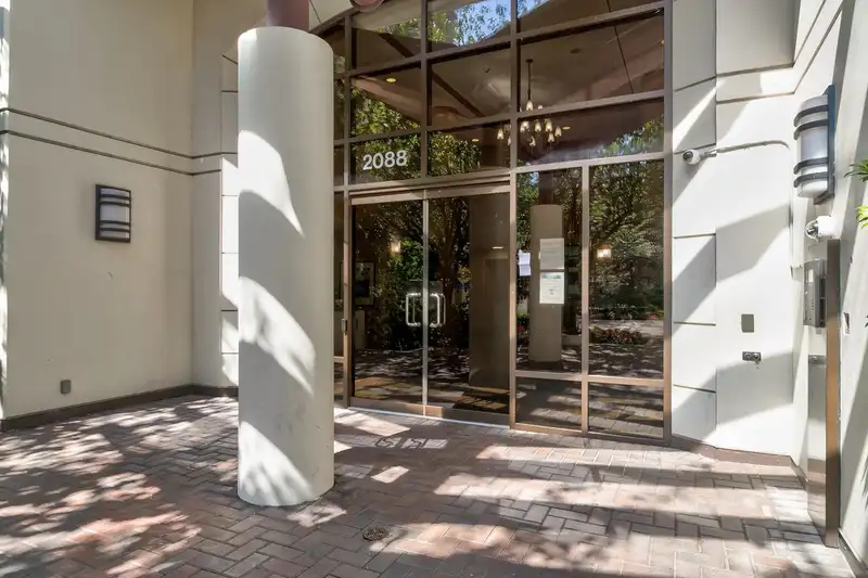 1505 2088 MADISON AVENUE - photo 4 of 40