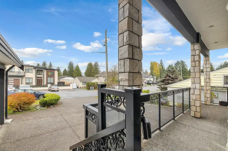 12938 107 AVENUE - photo 3 of 25