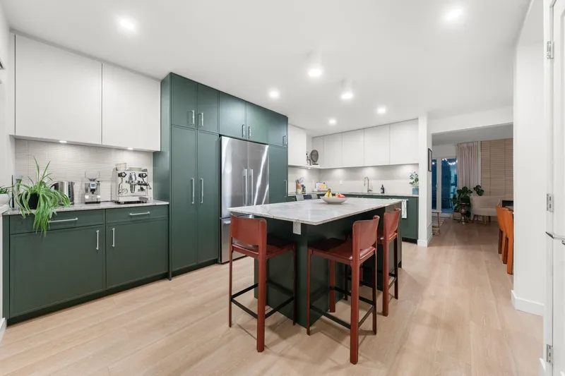 34 1910 CEDAR VILLAGE CRESCENT - photo 3 of 25