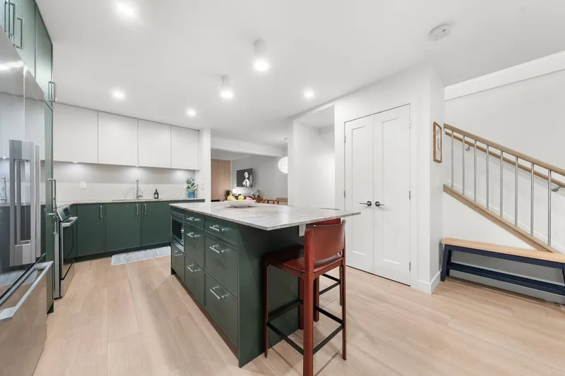 34 1910 CEDAR VILLAGE CRESCENT - photo 4 of 25