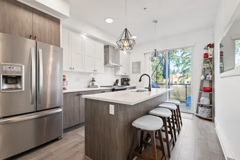 83 24108 104 AVENUE - photo 2 of 25