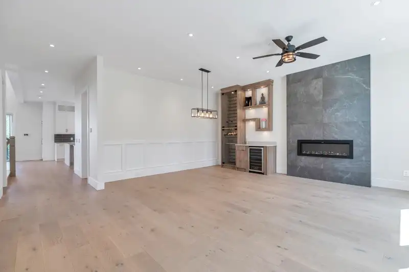 5686 CRIMSON RIDGE - photo 3 of 40
