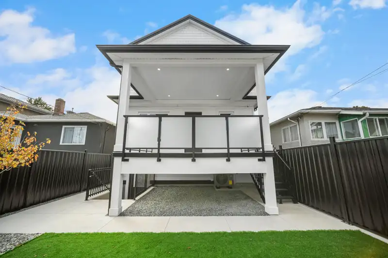 2 5380 CULLODEN STREET - photo 4 of 23