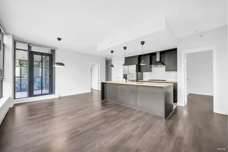 502 7088 18TH AVENUE - photo 3 of 33