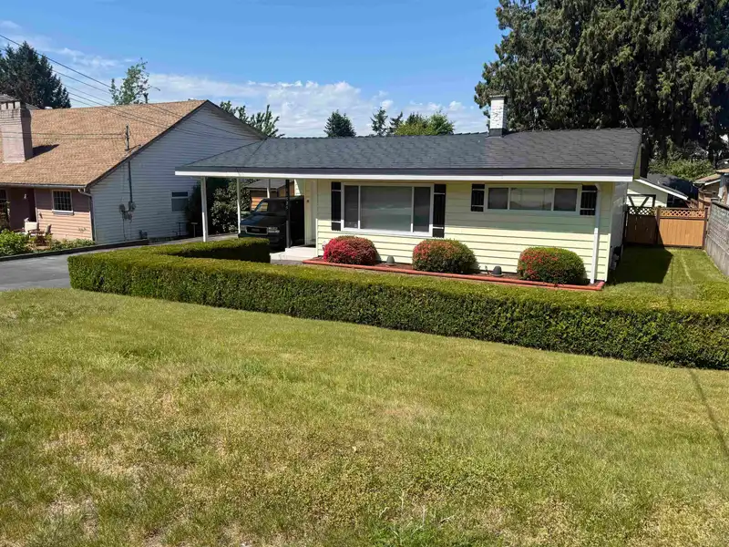 11525 96A AVENUE - photo 1 of 19