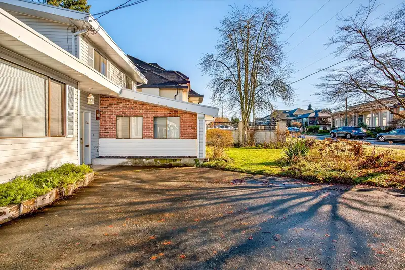 1347 CORNELL AVENUE - photo 4 of 35