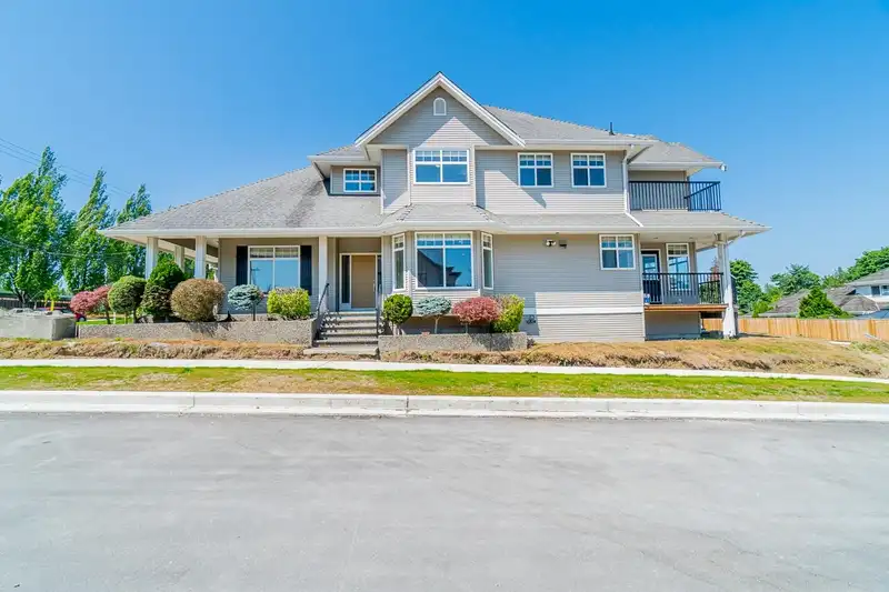 14415 57 AVENUE - photo 1 of 37