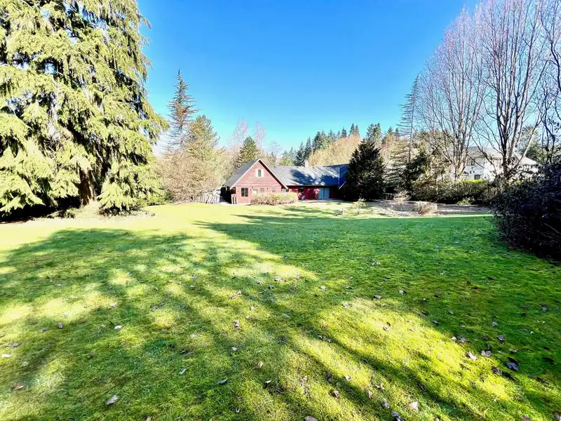 13540 27 AVENUE - photo 4 of 14