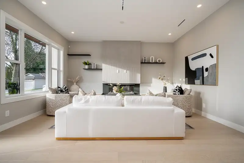 15043 19A AVENUE - photo 2 of 27