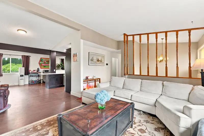 10425 YOUNG ROAD - photo 4 of 28