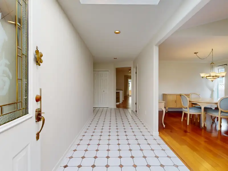 5079 CENTRAL AVENUE - photo 3 of 40
