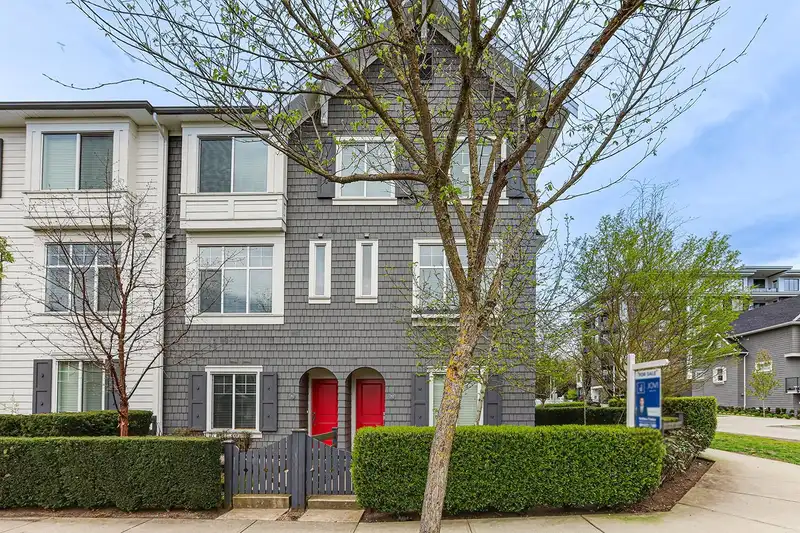 32 13636 81A AVENUE - photo 4 of 34