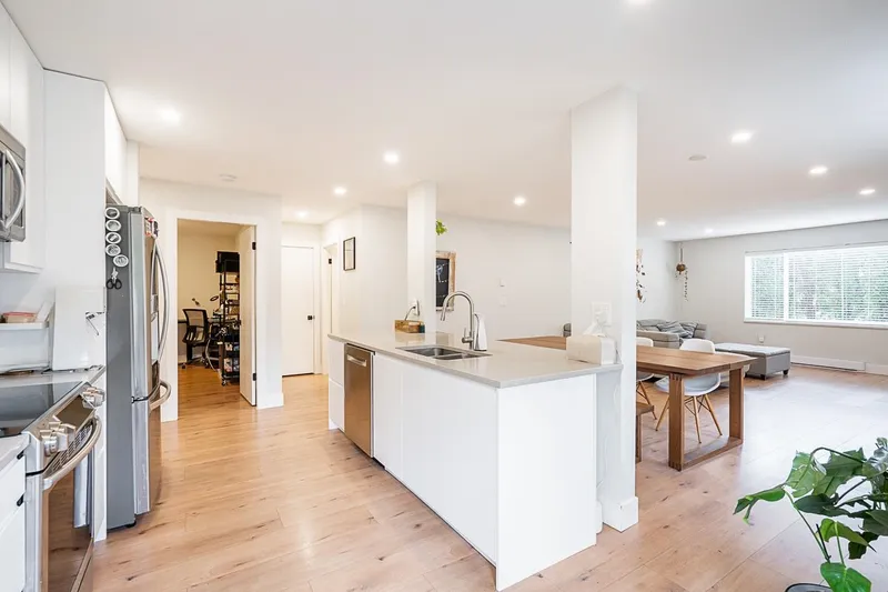 19 8338 158 STREET - photo 3 of 25