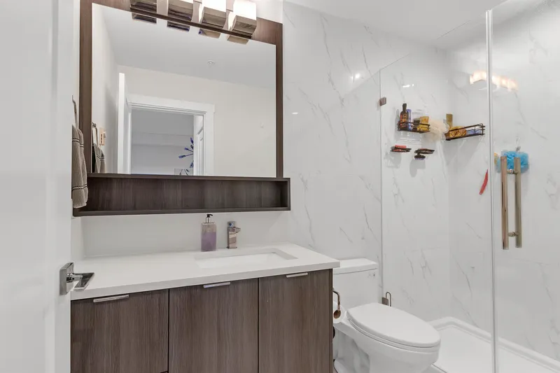 405 14438 72 AVENUE - photo 2 of 5