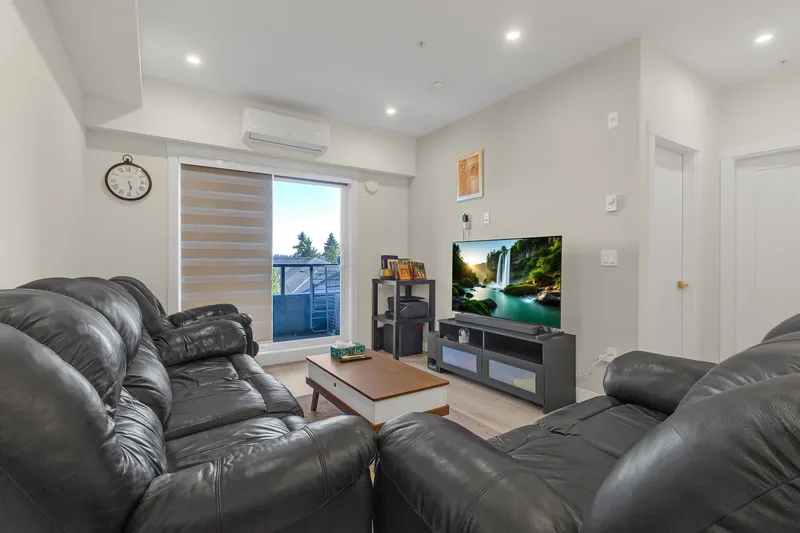 405 14438 72 AVENUE - photo 4 of 5