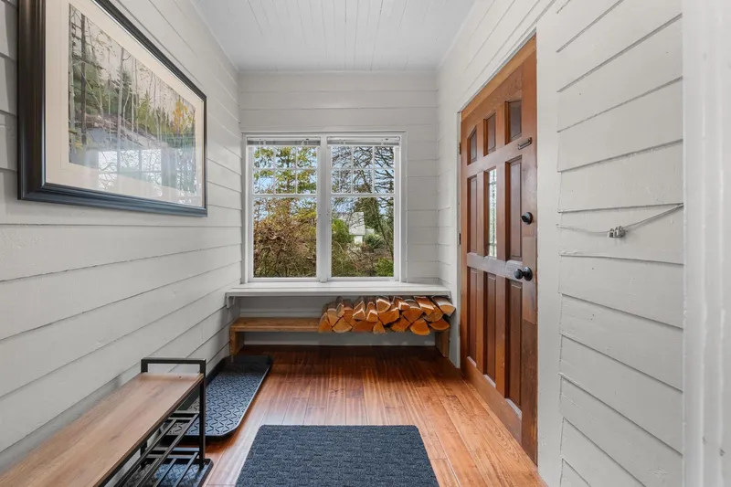 163 E KINGS ROAD - photo 4 of 25