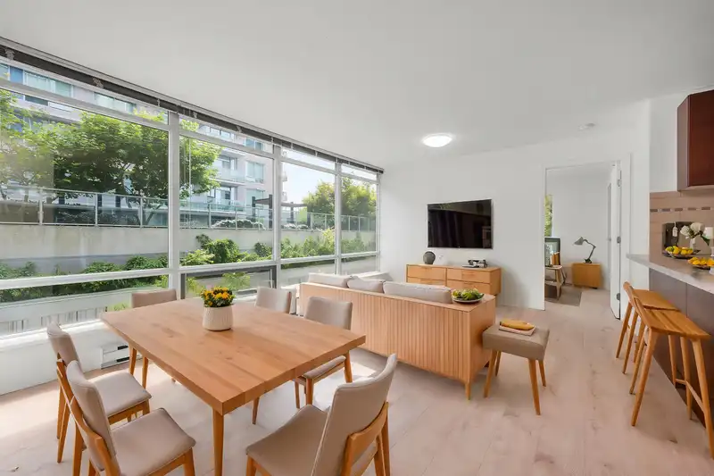 511 8280 LANSDOWNE ROAD - photo 1 of 33