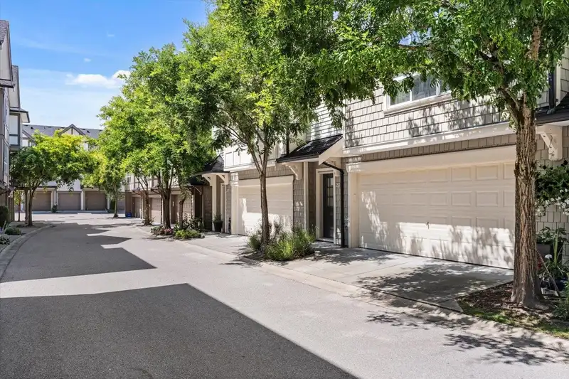 68 7848 209 STREET - photo 1 of 40