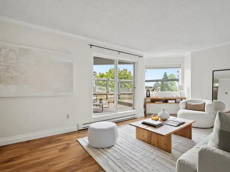 110 1345 W 4TH AVENUE - photo 2 of 25