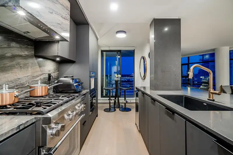 2207 198 AQUARIUS MEWS - photo 4 of 36