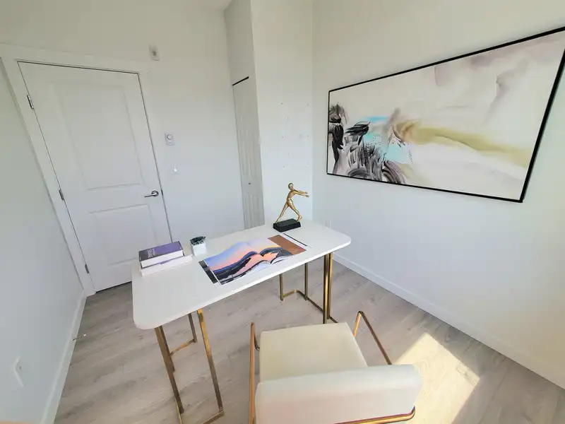 501 15825 85 AVENUE - photo 4 of 33