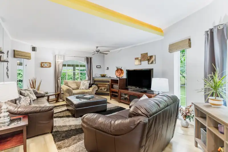 11193 284 STREET - photo 3 of 35