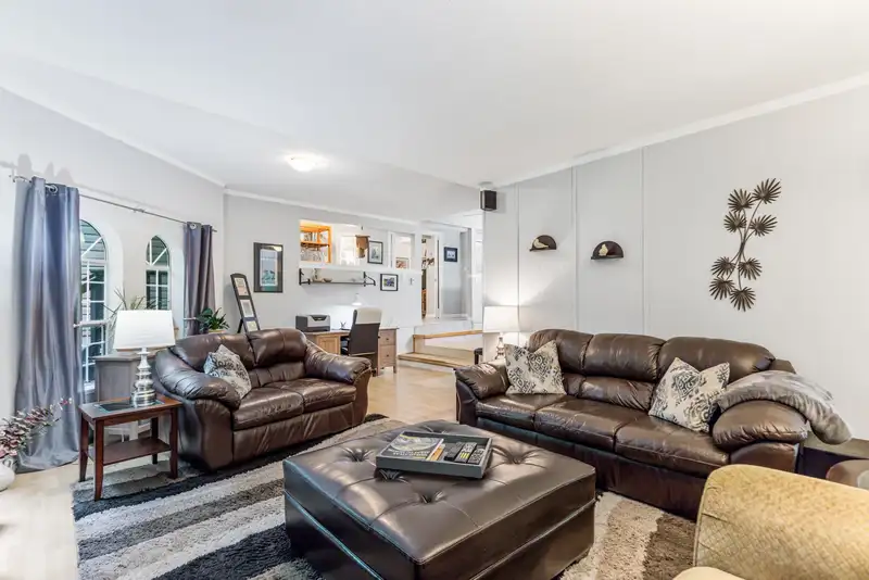 11193 284 STREET - photo 4 of 35