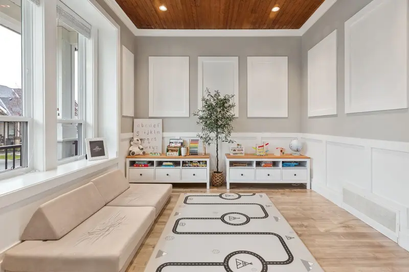 5926 139A STREET - photo 4 of 25