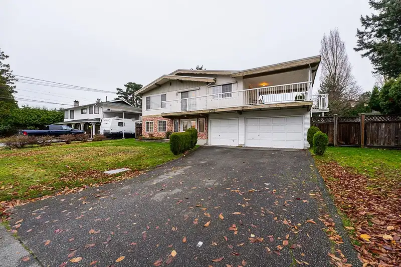 7286 116 STREET - photo 1 of 31
