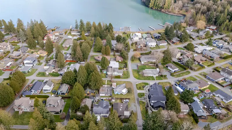 1876 VERA ROAD - photo 3 of 25