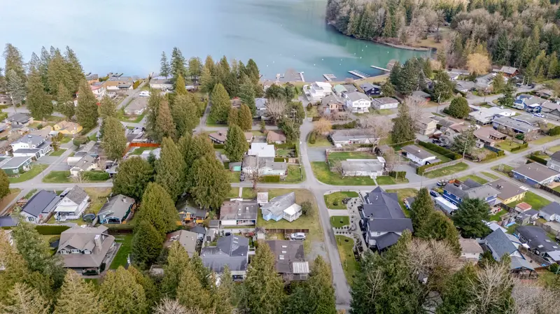 1876 VERA ROAD - photo 4 of 25