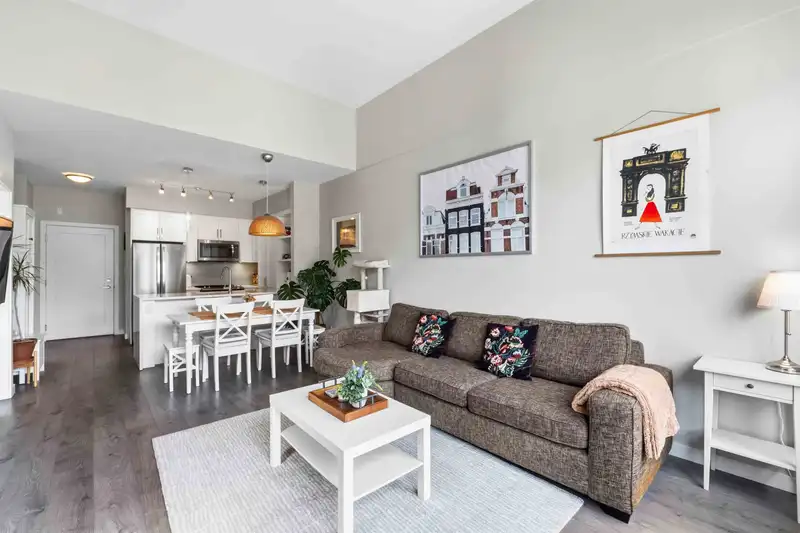 E405 20211 66 AVENUE - photo 1 of 40