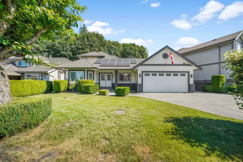 23845 106 AVENUE - photo 1 of 33