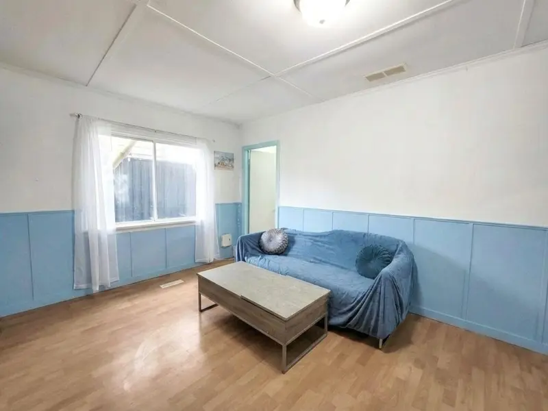 942 LEE STREET - photo 2 of 10