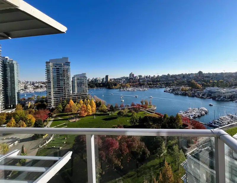 1702 638 BEACH CRESCENT - photo 1 of 24